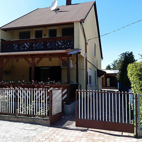 Gyuri Apartman Balatonboglár