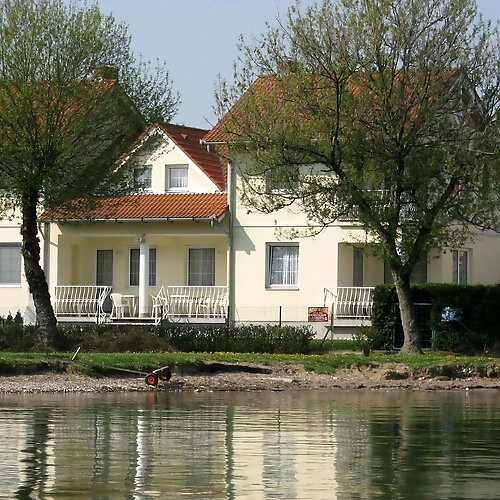 Gabriella Vízparti Apartman Balatonboglár