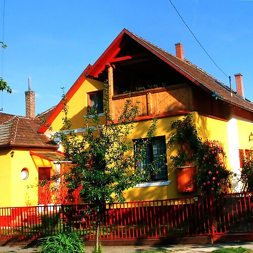 Flóra-gyöngy Apartmanok Balatonboglár